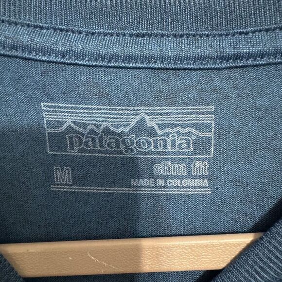 Patagonia blue men’s front pocket slim fit t-shirt size medium - Picture 4 of 5